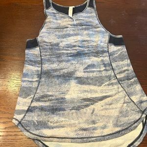 Lululemon tank